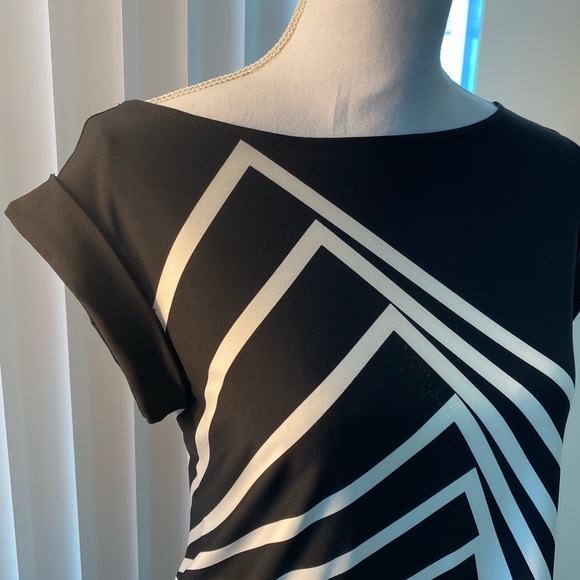 BcbgMaxAzria Scoop Neck Dress - Picture 3 of 8